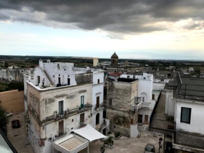 centro storico grottaglie nuvole