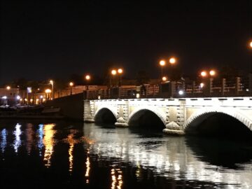 ponte di pietra notte